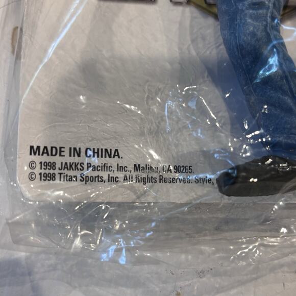 STONE COLD STEVE AUSTIN WWF/WWE Jakks WrestleMania XV 1998 Action Figure - Picture 2 of 4